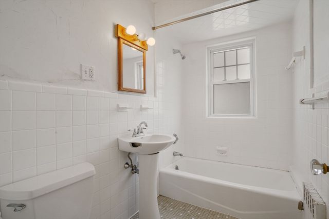 379-381 Newtonville Ave, Newton, MA 02460