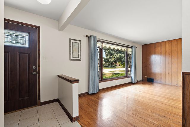 11035 LOMBARD Avenue, Chicago Ridge, IL 60415