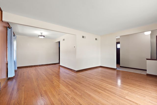11035 LOMBARD Avenue, Chicago Ridge, IL 60415