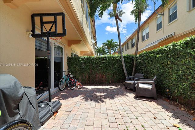 12808 SW 132nd Ter, Miami, FL 33186