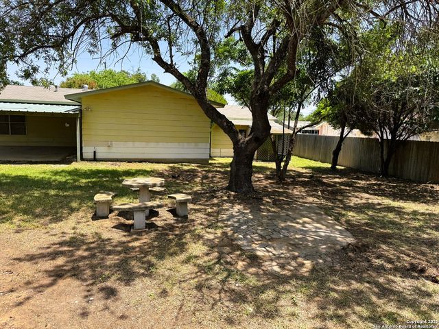 19905 Casias, Somerset, TX 78069