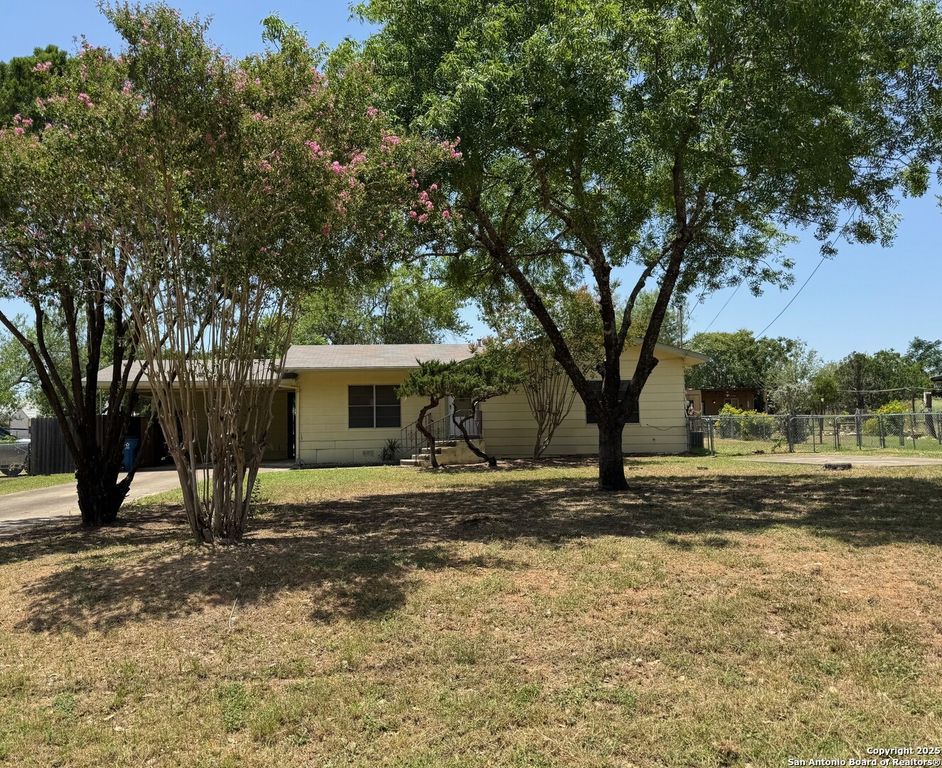 19905 Casias, Somerset, TX 78069