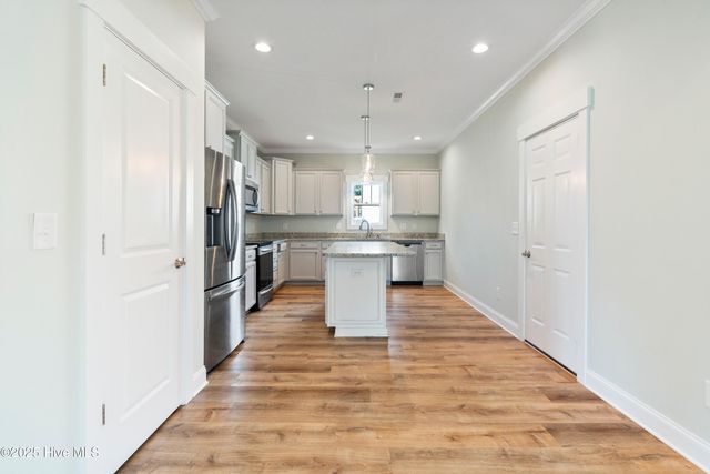 108 S Lamplighters Walk, Hampstead, NC 28443