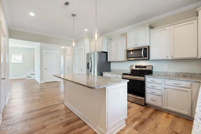 108 S Lamplighters Walk, Hampstead, NC 28443