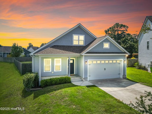 108 S Lamplighters Walk, Hampstead, NC 28443