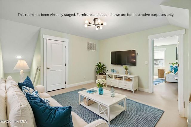 108 S Lamplighters Walk, Hampstead, NC 28443