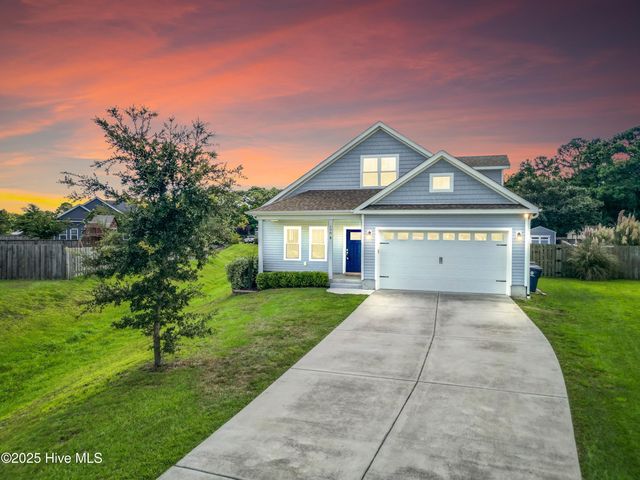 108 S Lamplighters Walk, Hampstead, NC 28443