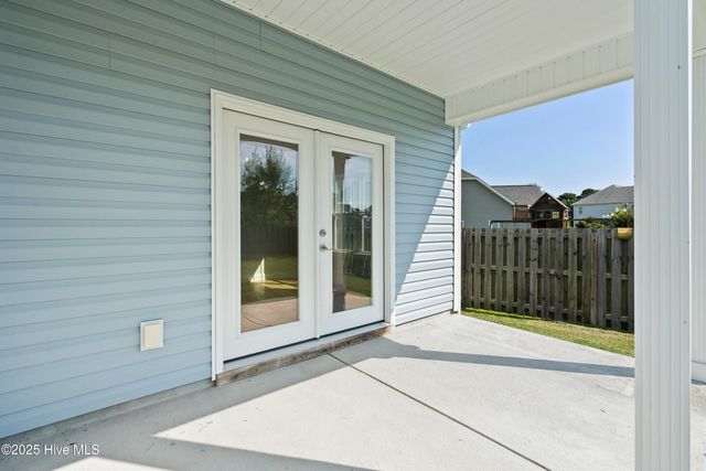 108 S Lamplighters Walk, Hampstead, NC 28443