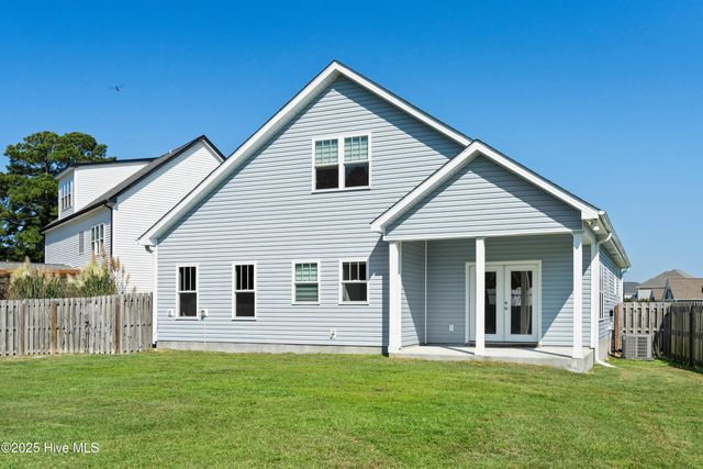108 S Lamplighters Walk, Hampstead, NC 28443