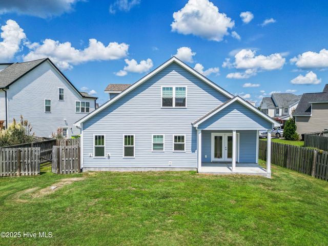 108 S Lamplighters Walk, Hampstead, NC 28443