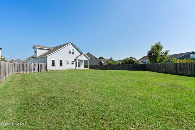 108 S Lamplighters Walk, Hampstead, NC 28443