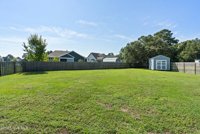 108 S Lamplighters Walk, Hampstead, NC 28443