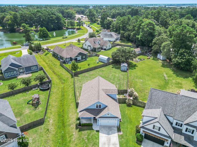 108 S Lamplighters Walk, Hampstead, NC 28443
