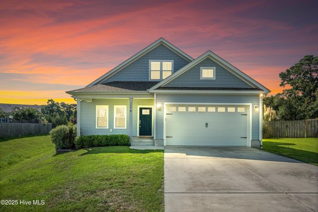 108 S Lamplighters Walk, Hampstead, NC 28443