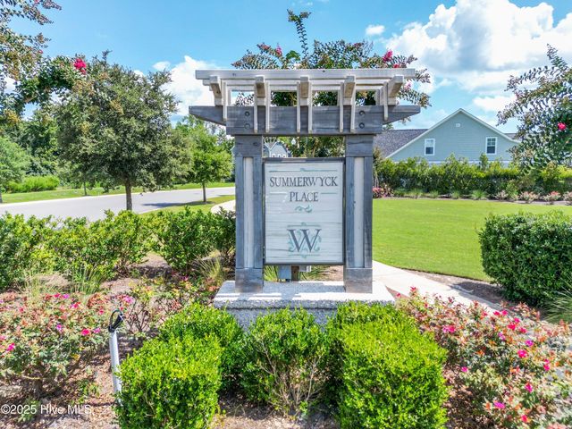 108 S Lamplighters Walk, Hampstead, NC 28443