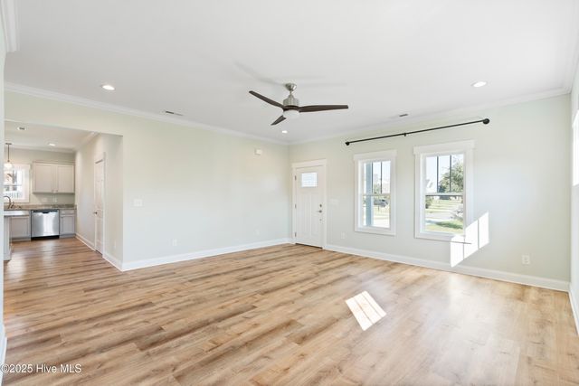 108 S Lamplighters Walk, Hampstead, NC 28443