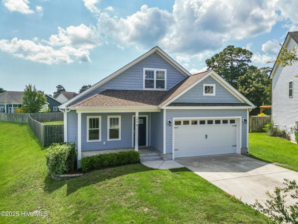 108 S Lamplighters Walk, Hampstead, NC 28443