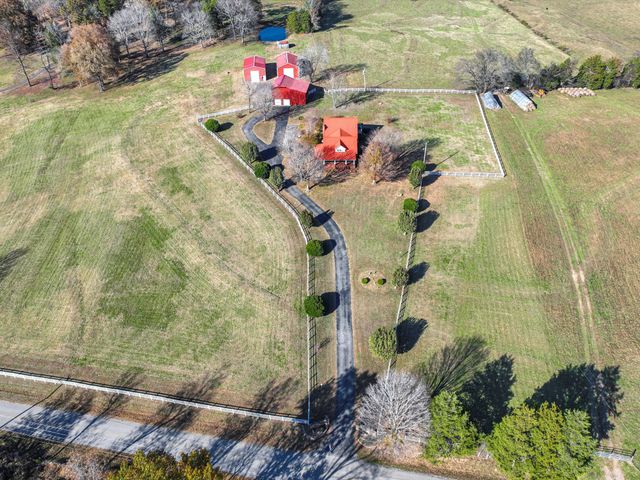 275 Swift Ln, Cunningham, TN 37052