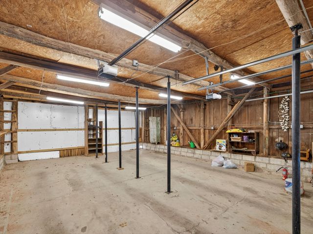 275 Swift Ln, Cunningham, TN 37052