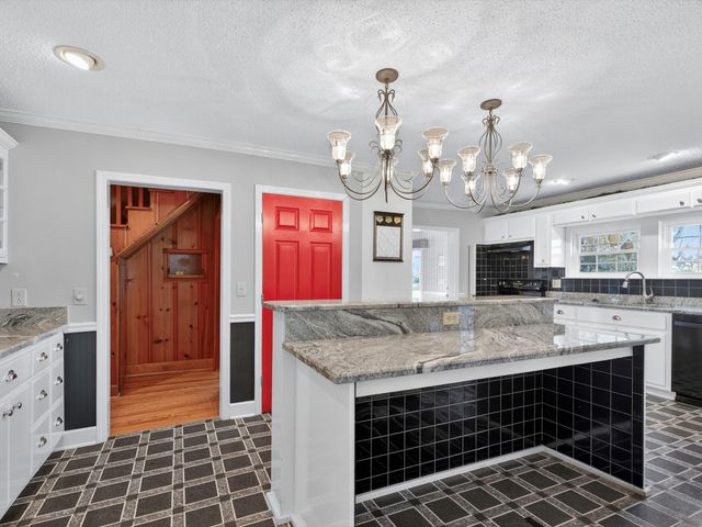 275 Swift Ln, Cunningham, TN 37052