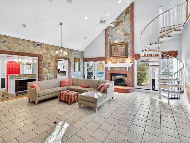 275 Swift Ln, Cunningham, TN 37052