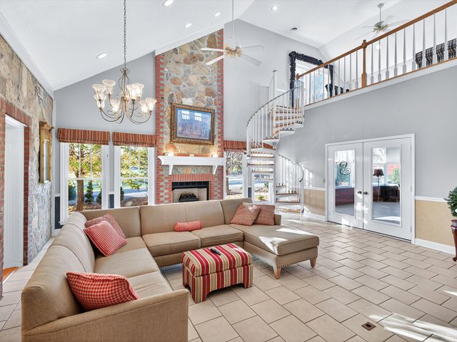 275 Swift Ln, Cunningham, TN 37052