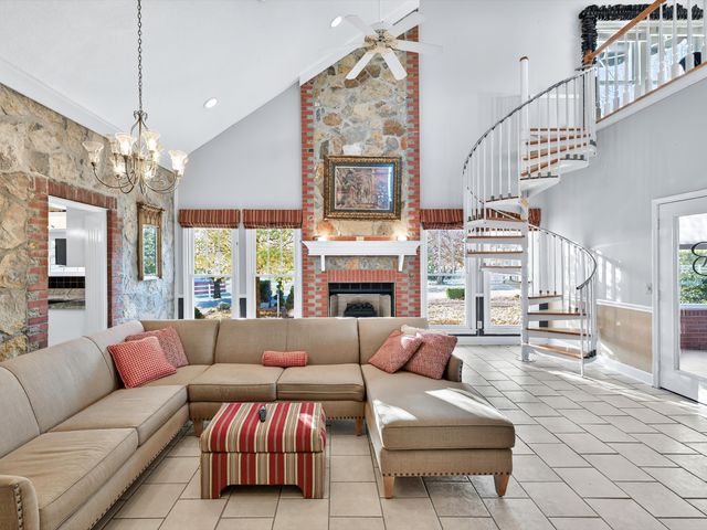 275 Swift Ln, Cunningham, TN 37052