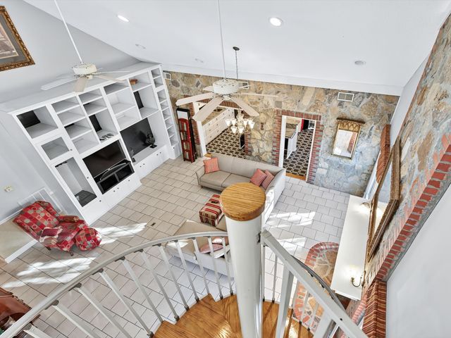 275 Swift Ln, Cunningham, TN 37052