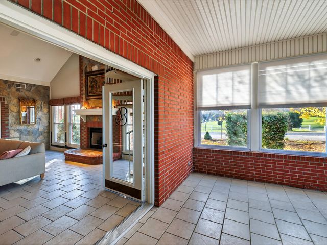 275 Swift Ln, Cunningham, TN 37052