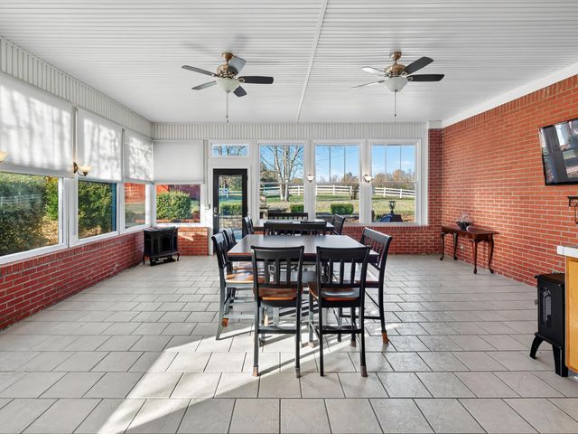 275 Swift Ln, Cunningham, TN 37052