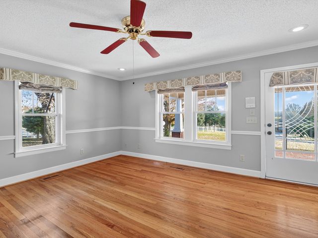 275 Swift Ln, Cunningham, TN 37052