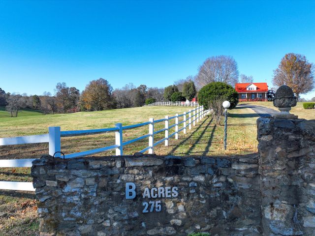 275 Swift Ln, Cunningham, TN 37052