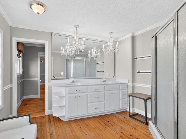 275 Swift Ln, Cunningham, TN 37052