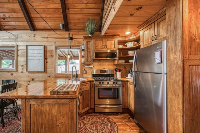 41895 Merriman Lane, Auberry, CA 93602