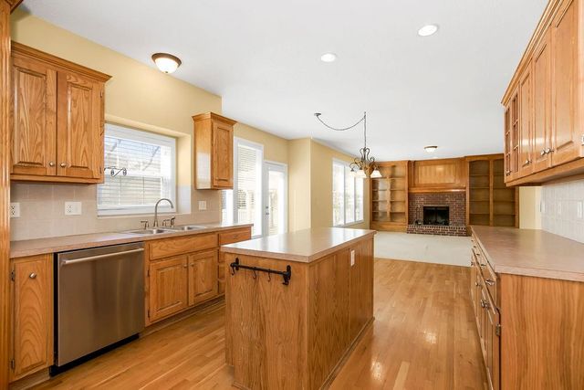 20907 W 53rd Terrace, Shawnee, KS 66218