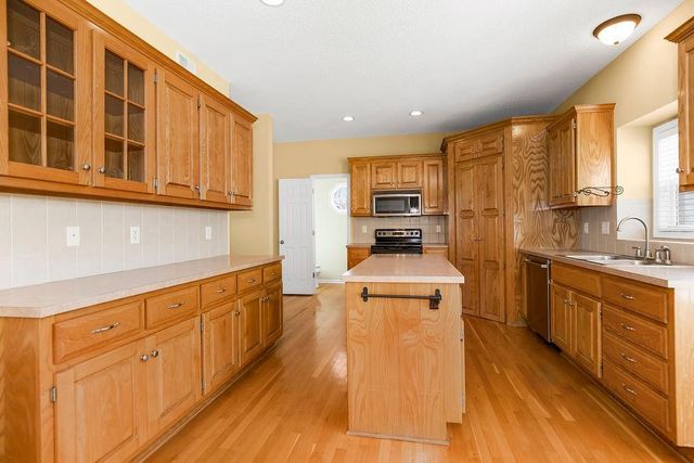 20907 W 53rd Terrace, Shawnee, KS 66218