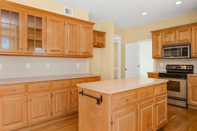 20907 W 53rd Terrace, Shawnee, KS 66218