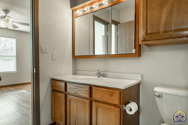 7237 SW 23rd CT, Topeka, KS 66614