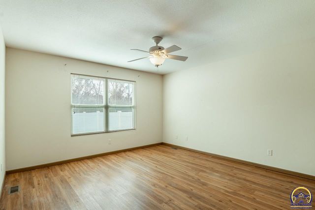 7237 SW 23rd CT, Topeka, KS 66614