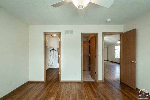 7237 SW 23rd CT, Topeka, KS 66614