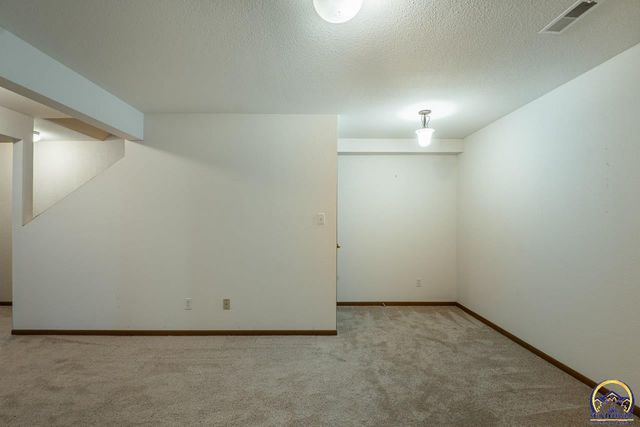 7237 SW 23rd CT, Topeka, KS 66614