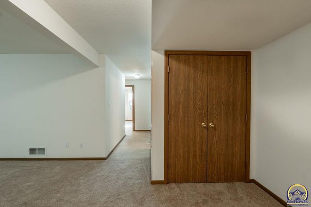 7237 SW 23rd CT, Topeka, KS 66614