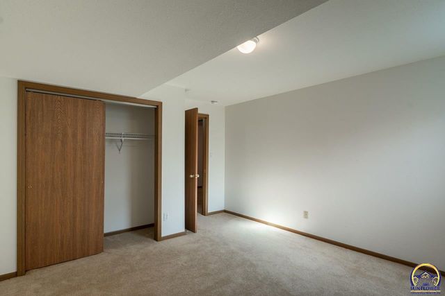 7237 SW 23rd CT, Topeka, KS 66614