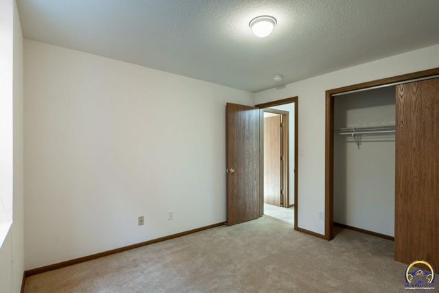 7237 SW 23rd CT, Topeka, KS 66614