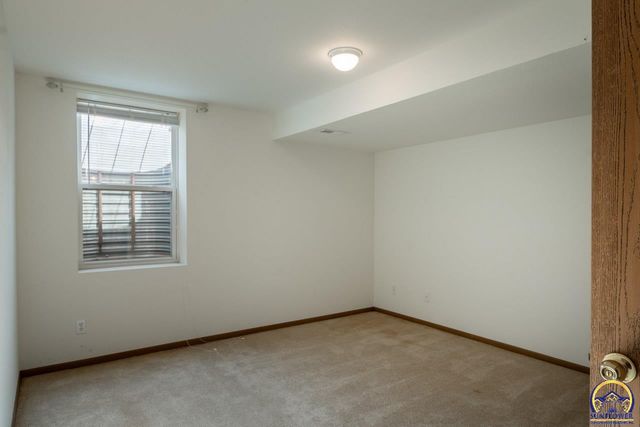 7237 SW 23rd CT, Topeka, KS 66614