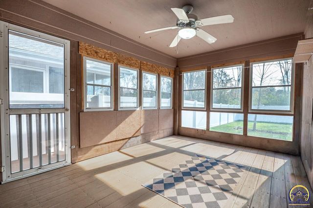 7237 SW 23rd CT, Topeka, KS 66614