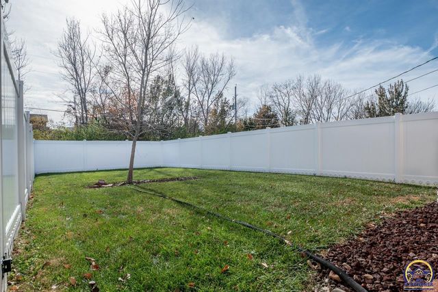 7237 SW 23rd CT, Topeka, KS 66614