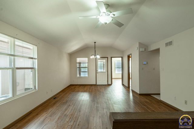 7237 SW 23rd CT, Topeka, KS 66614