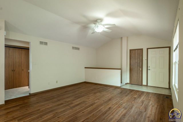 7237 SW 23rd CT, Topeka, KS 66614