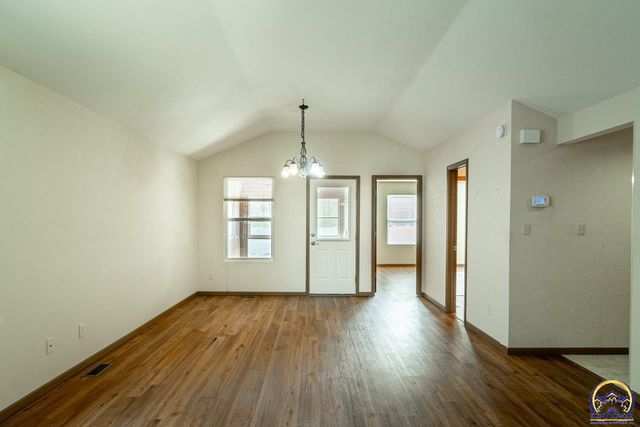 7237 SW 23rd CT, Topeka, KS 66614